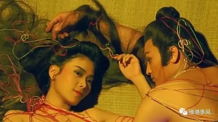 何藩，1933年生于上海，1949年迁居香港，2016年病逝于美国。他是摄影大家也是演员更是导演，导演的香港爱情电影数量众多质量上乘，爱情场面尤其拍得美轮美奂。大家熟知的有《三度诱惑》、《罂粟》、《我为卿狂》等。